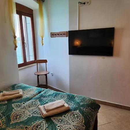 Apartment In Mit Terrasse Und Meerblick Rovinj