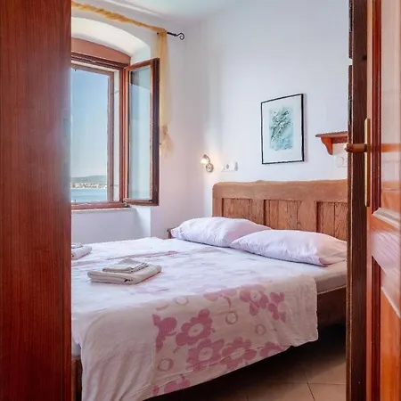 In Mit Terrasse Und Meerblick * Rovinj